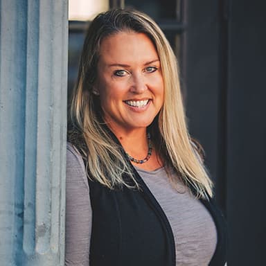 Image of Julie Smith