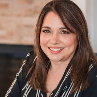 Image of Shelley Dunn