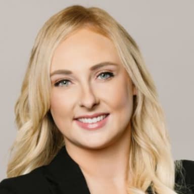 Image of Lindsey Stevens