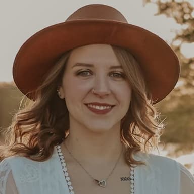 Image of Hayley Campbell