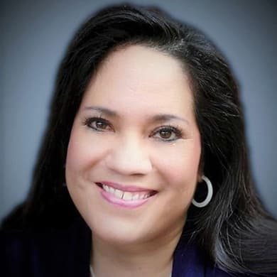 Image of Bettina Agredano