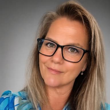 Image of Shelley Hawkes