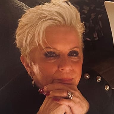 Image of Annie L'Altrella